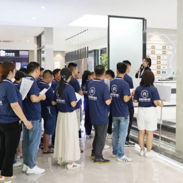 伊盾門窗精準賦能，成就大商丨伊盾商學院四大體系化培訓強勢賦能終端！