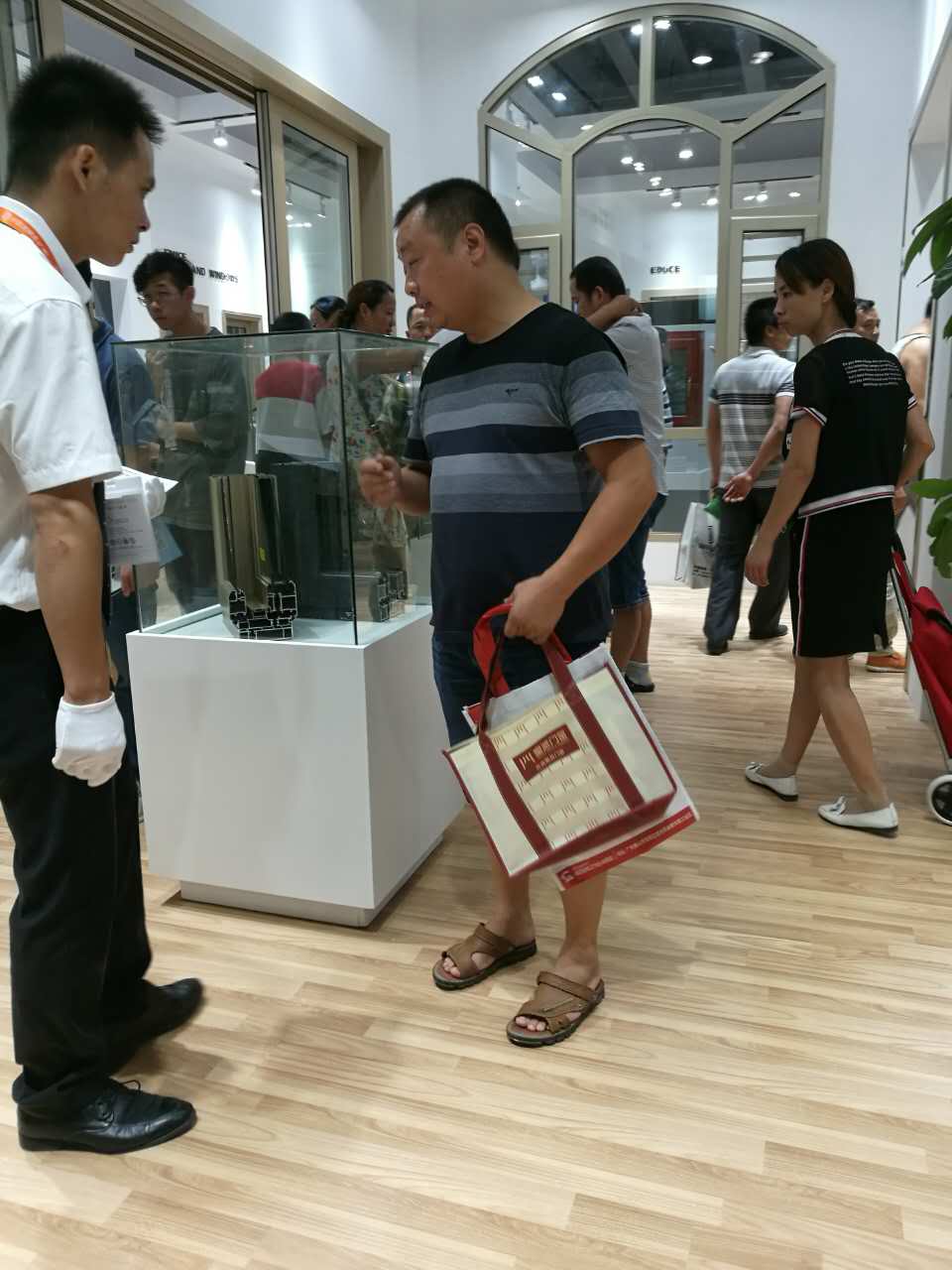 伊盾門窗廣州建博會(huì)現(xiàn)場(chǎng)