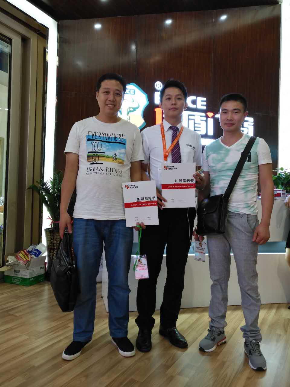 伊盾門窗廣州建博會驚艷四方