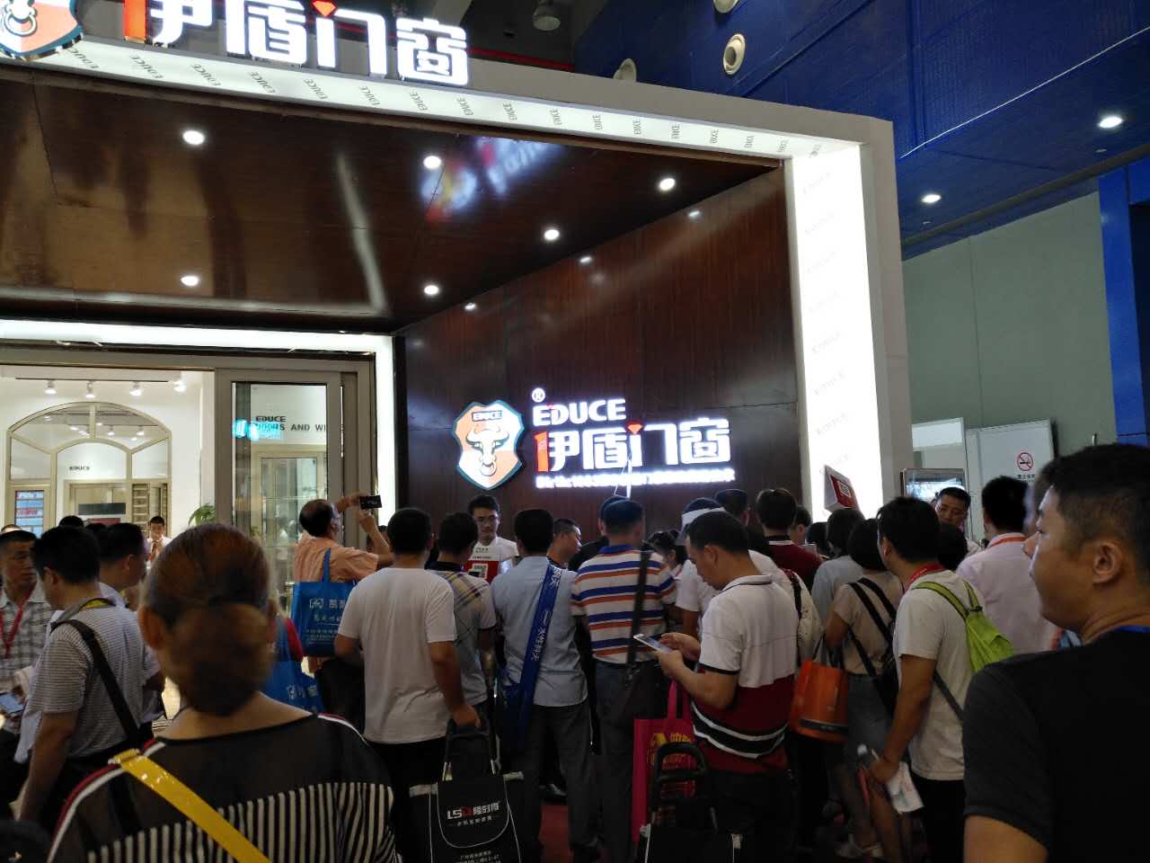 伊盾門窗廣州建博會(huì)