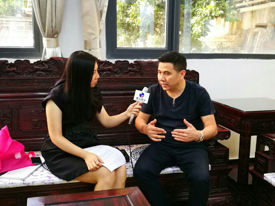 行業(yè)首家安全門窗企業(yè)伊盾門窗受邀佛山廣播電臺專訪