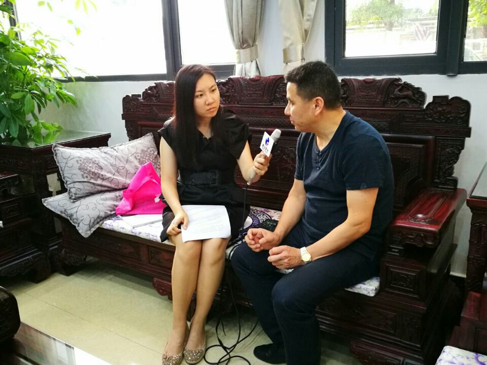 ▲伊盾門窗受邀佛山飛躍924廣播電臺專訪